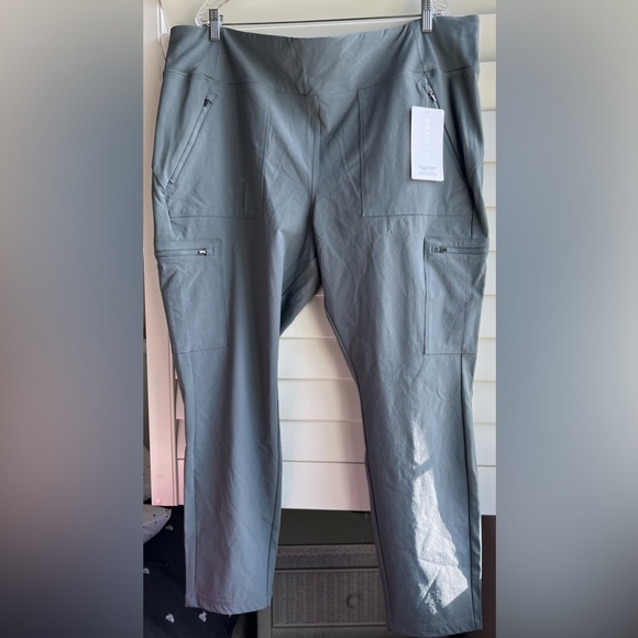 Athleta - Highlands Hybrid Cargo 11 Tight - NWT -Green size 26 - Picture 4 of 15